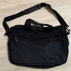 Classic Black Men's Messenger Bag